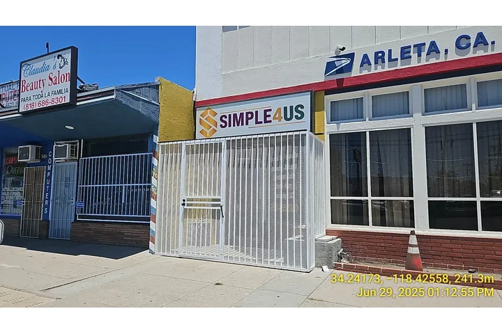 $1000 : Tienda para Rentar en Arleta image 3