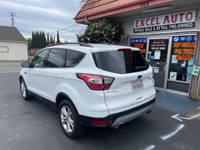 $10950 : 2018 Escape SE SUV image 9