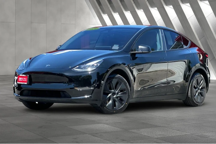 $35900 : Tesla Model Y 2024 AWD Long image 2