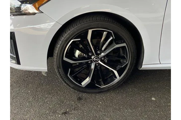 $18565 : Nissan Altima 2025 2.5 SR 4d image 9