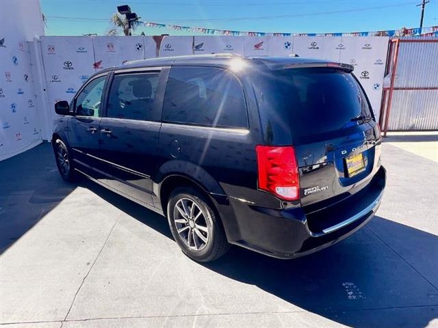 $13995 : Used 2017 Grand Caravan SXT W image 5