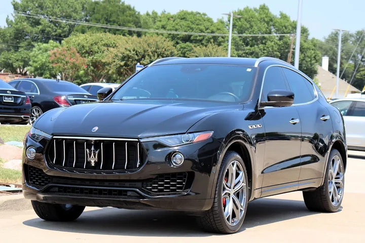 $25797 : 2019 Levante S image 5