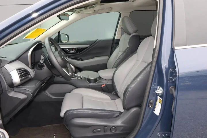 $35988 : 2025 Outback Limited XT AWD image 7