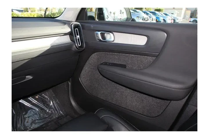 $27898 : Volvo XC40 2023 AWD B5 Plus image 8