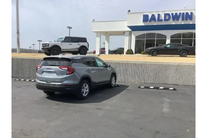 $23950 : GMC Terrain 2024 AWD SLE 4dr image 7