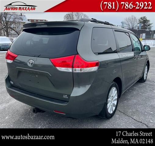 $13900 : Used 2012 Sienna 5dr 7-Pass V image 4