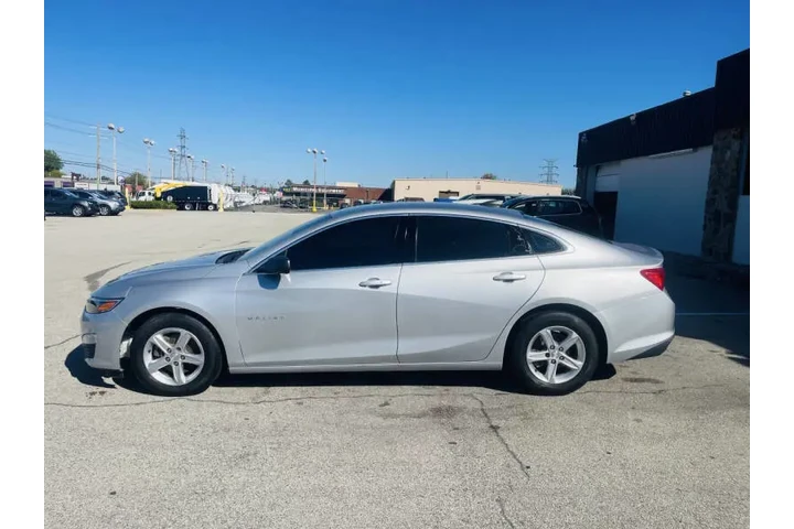 $6999 : 2019 Malibu LS image 4