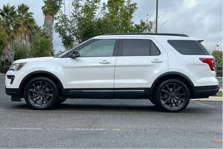 Ford Explorer 2019 XLT 4dr S image 6
