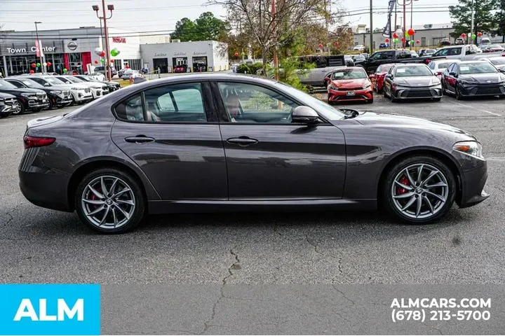 $21420 : Alfa Romeo Giulia 2023 AWD S image 9