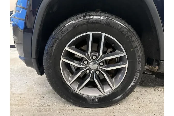 $14502 : Jeep Grand Cherokee 2017 4x4 image 2