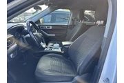 $21147 : Ford Explorer 2021 XLT 4dr S thumbnail