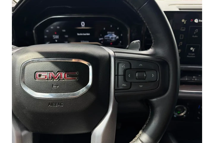 2023 GMC Sierra 1500 SLT Crew image 10