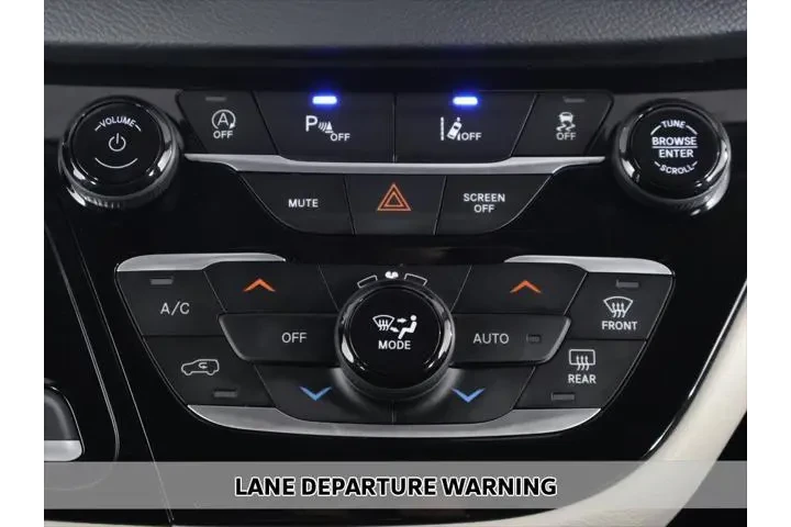 $24799 : Chrysler Pacifica 2024 Touri image 5