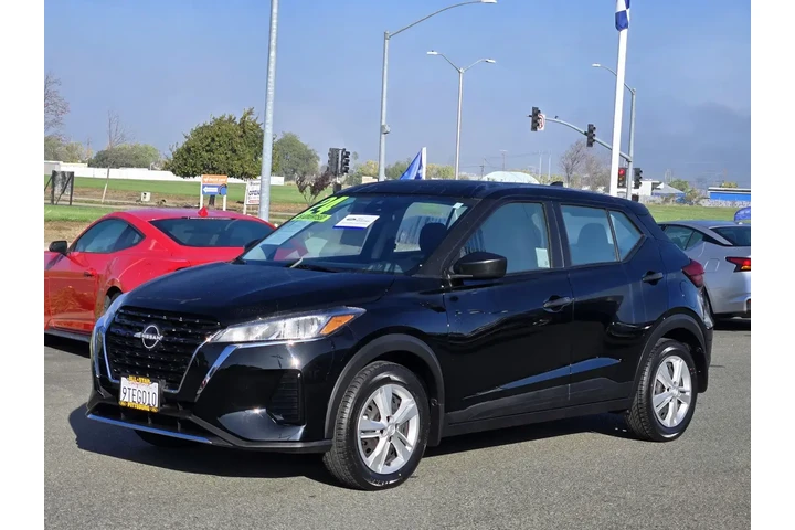 $18499 : Nissan Kicks 2024 S 4dr Cros image 8