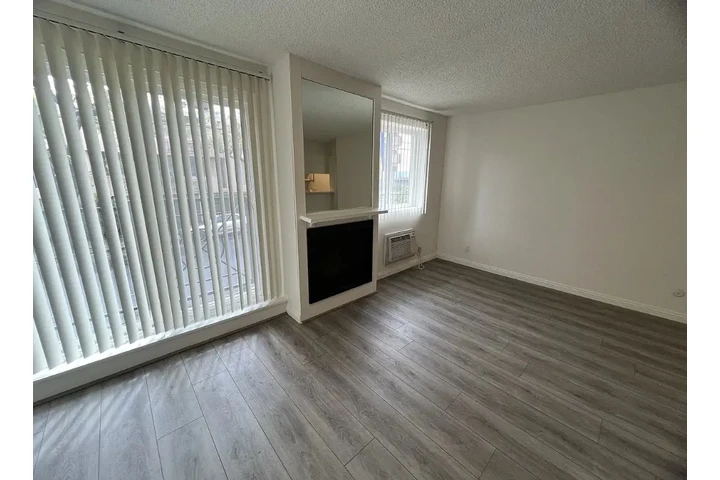 $1100 : Apto 1Bd/1Ba en Los Angeles image 3