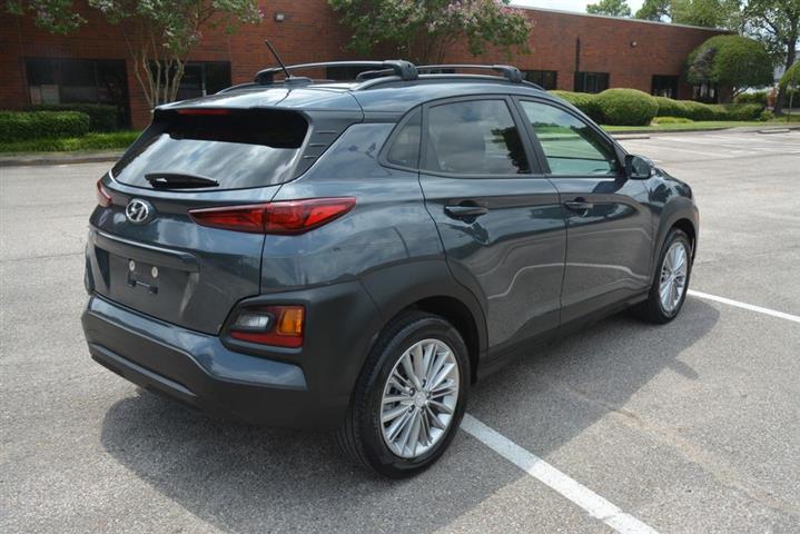 2021 KONA SEL image 6