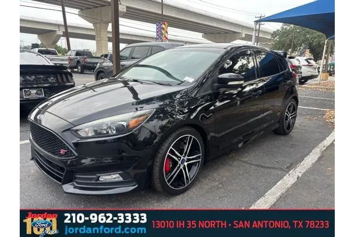 $13959 : Ford Focus 2017 ST 4dr Hatch image 3