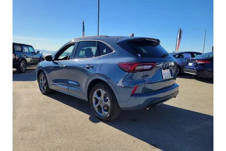 $20995 : Ford Escape 2024 ST-Line 4dr image 4