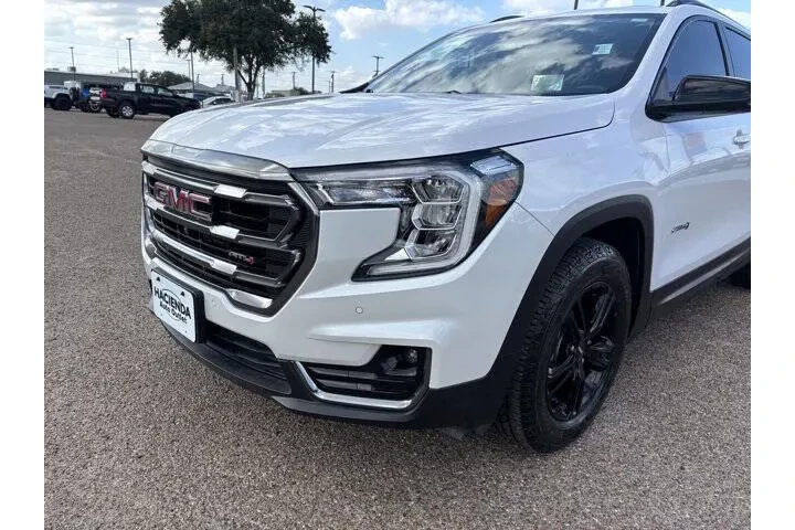$29085 : 2024 GMC Terrain AT4 image 8