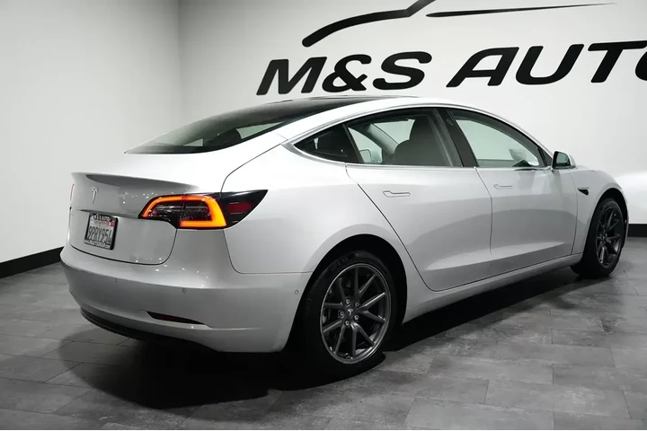 $20557 : 2018 Model 3 Long Range Batte image 9