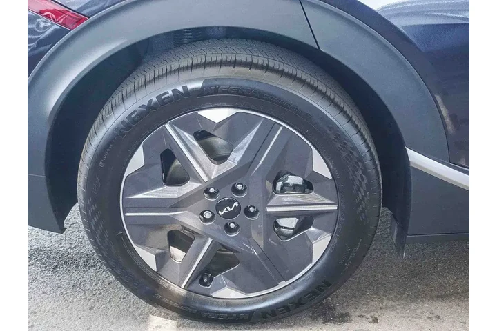 $30991 : Kia EV6 2025 Light 4dr Cross image 9