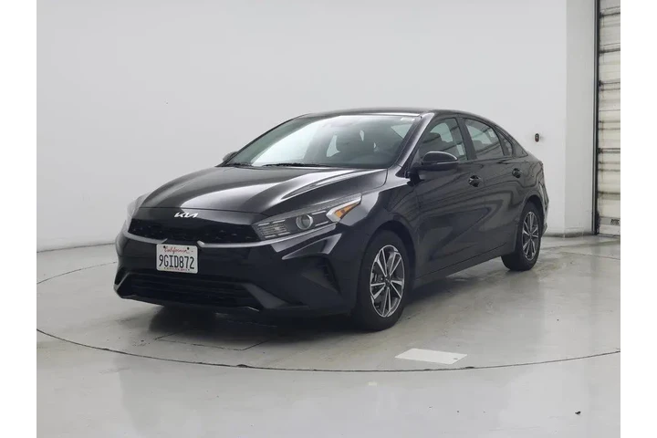 $17998 : Kia Forte 2023 LXS 4dr Sedan image 4