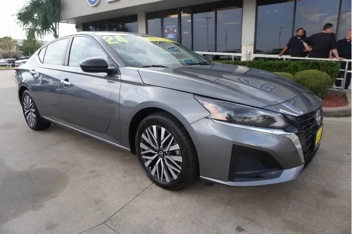 $20488 : Nissan Altima 2024 2.5 SV 4d image 1