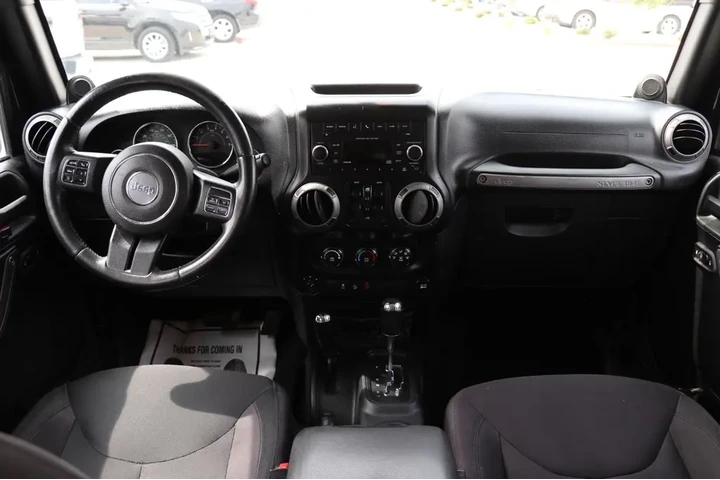 2014 Wrangler Unlimited image 2