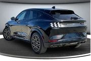 $38500 : Ford Mustang Mach-E 2024 AWD thumbnail
