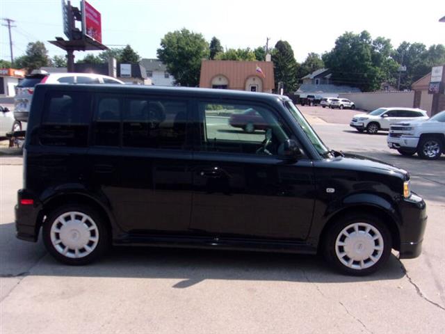 $4999 : 2006 xB image 3