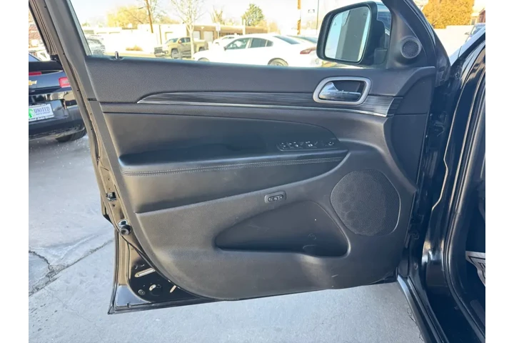 2019 Grand Cherokee Limited 4 image 10