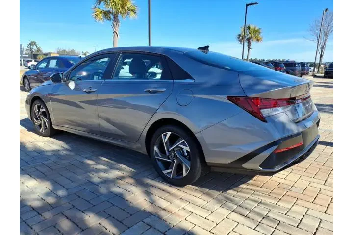 $27265 : Hyundai ELANTRA 2025 SEL Con image 3