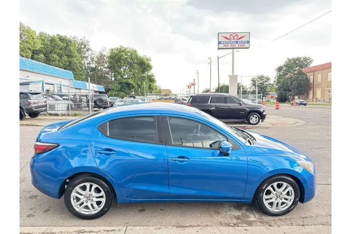 $9995 : 2017 Yaris iA Base image 3