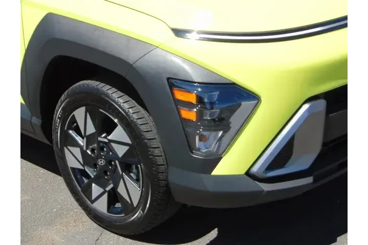 $20918 : Hyundai KONA 2024 AWD SEL 4d image 2
