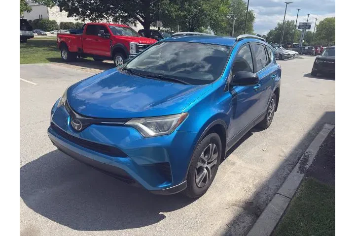 $17500 : Toyota RAV4 2018 AWD LE 4dr image 2
