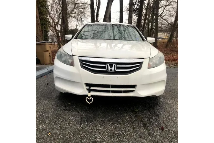 $9300 : 2012 Accord image 5