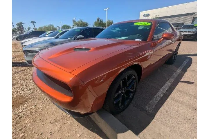 Dodge Challenger 2022 SXT 2d image 6