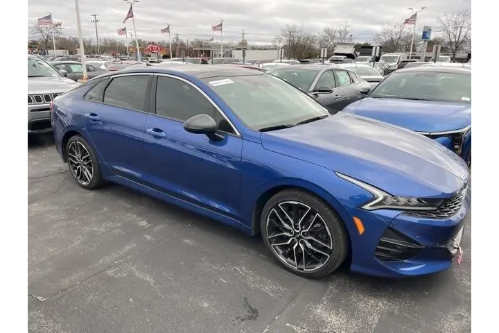 $26888 : Kia K5 2023 GT 4dr Sedan image 2