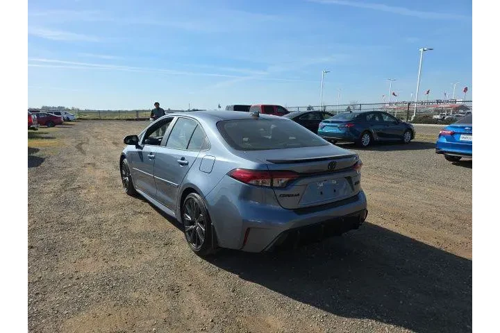 $33900 : Toyota Corolla 2026 XSE 4dr image 4