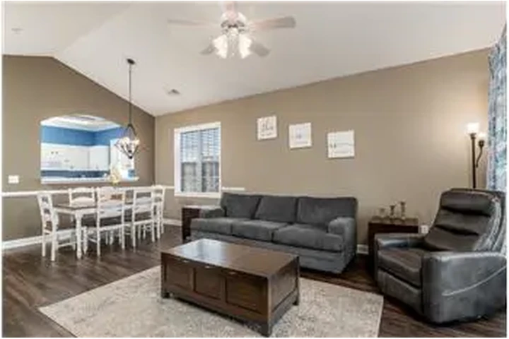 $1800 : Rental property with 2 bedro image 1