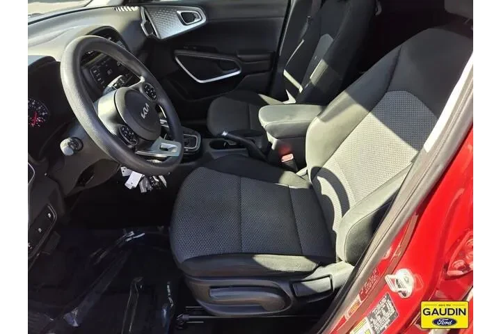 $12995 : Kia Soul 2022 LX 4dr Crossov image 10