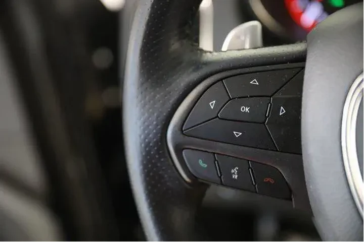 $16777 : Dodge Durango 2018 AWD GT 4d image 4