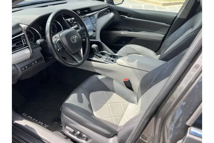 $19500 : 2019 Camry Hybrid XLE image 9