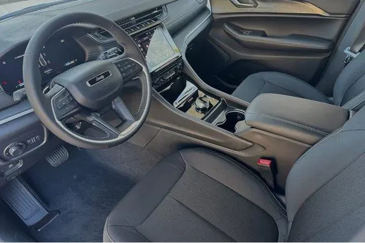 $31430 : Jeep Grand Cherokee 2025 4x2 image 9