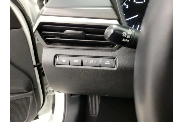 $20998 : Nissan Altima 2023 2.5 SV 4d image 5