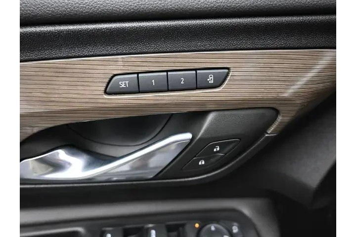 $30591 : GMC Terrain 2023 AWD Denali image 7