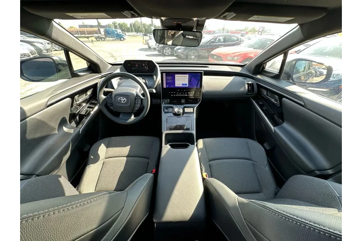 2023 TOYOTA BZ4X XLE SPORT UT image 6