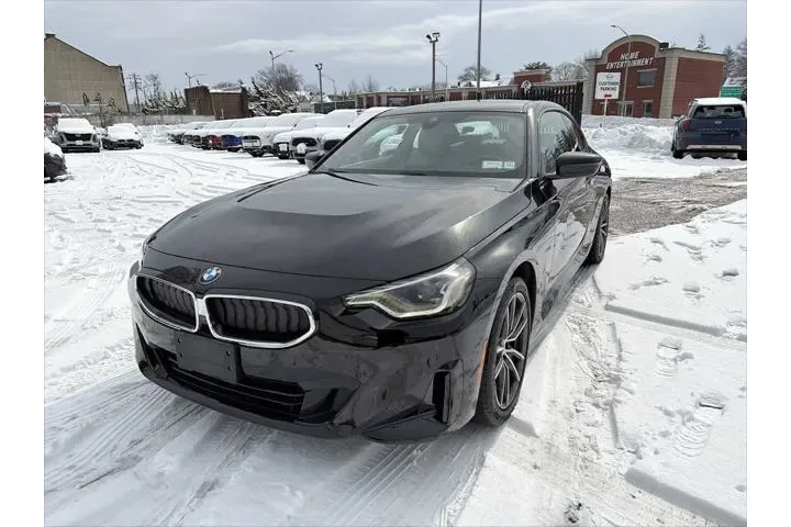 $35943 : BMW 2 Series 2023 AWD 230i x image 3