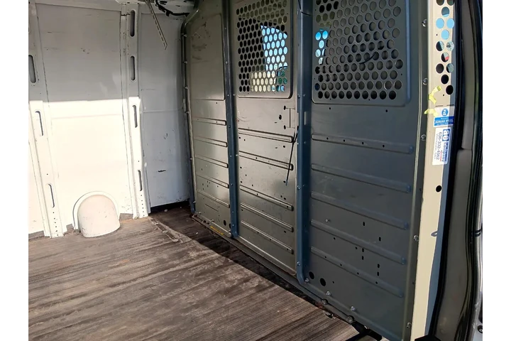 $6000 : 2010 Express 2500 image 9