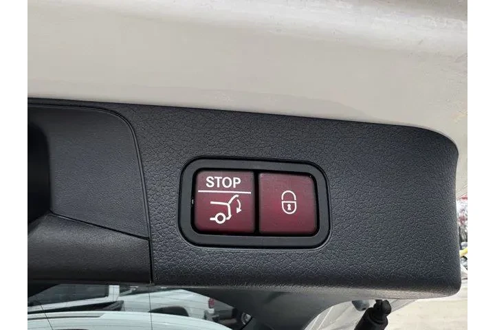 $31555 : Mercedes-Benz GLB 2023 GLB 2 image 9